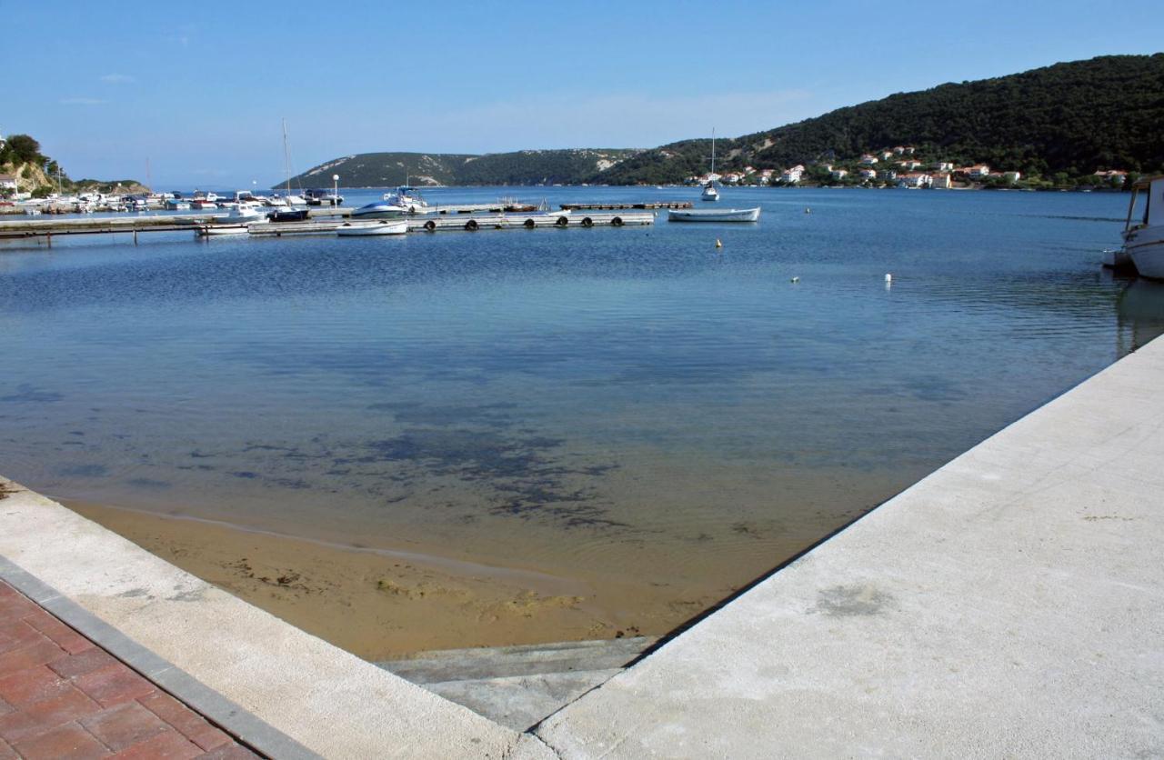 Apartment Supetarska Draga - Donja 5030A Eksteriør billede