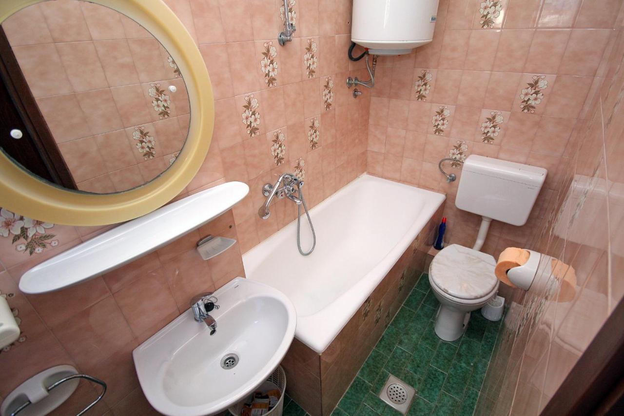 Apartment Supetarska Draga - Donja 5030A Eksteriør billede
