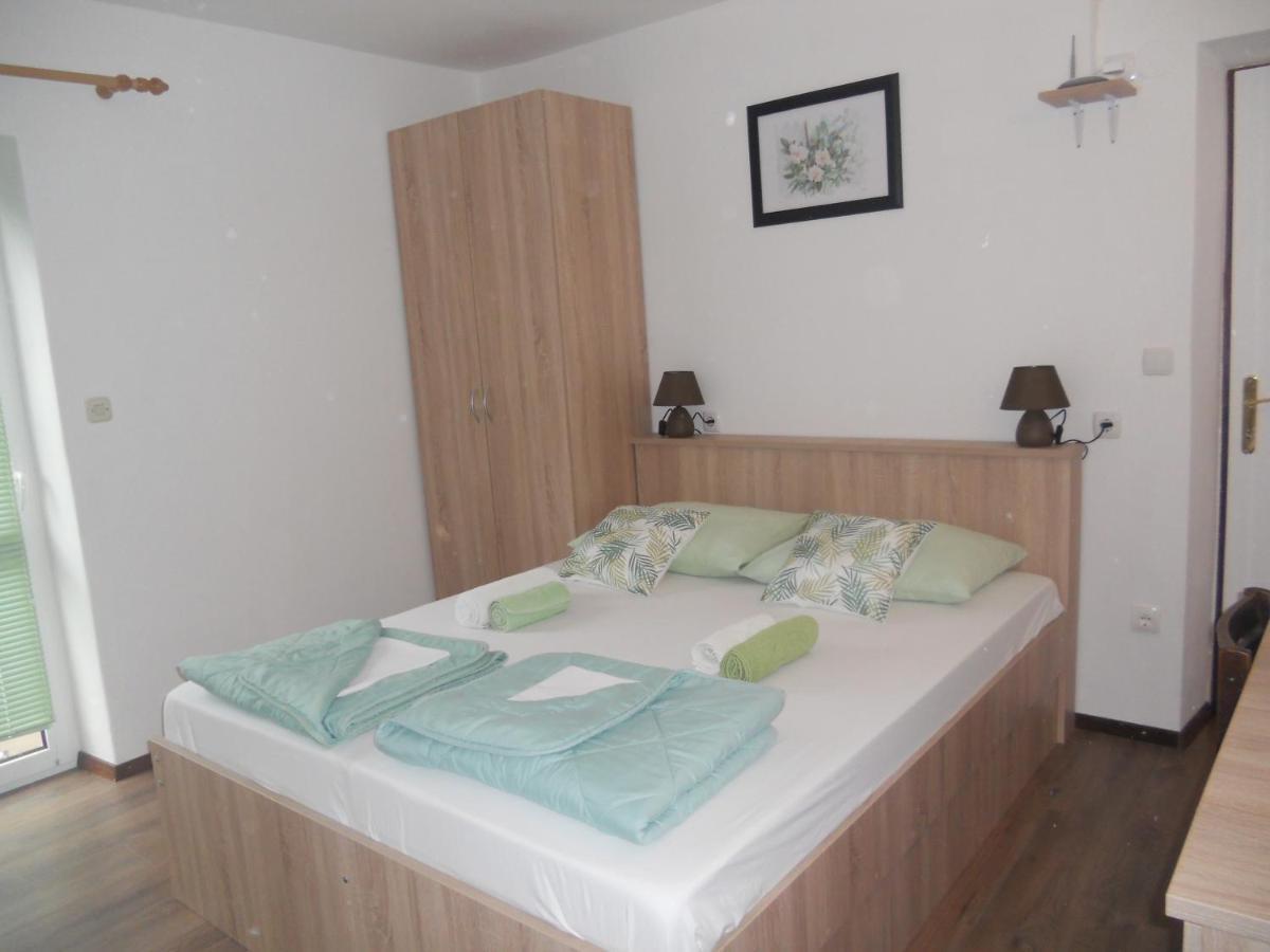 Apartment Supetarska Draga - Donja 5030A Eksteriør billede