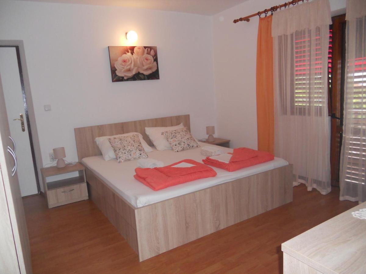 Apartment Supetarska Draga - Donja 5030A Eksteriør billede