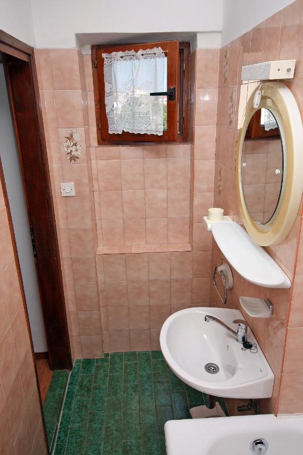 Apartment Supetarska Draga - Donja 5030A Eksteriør billede