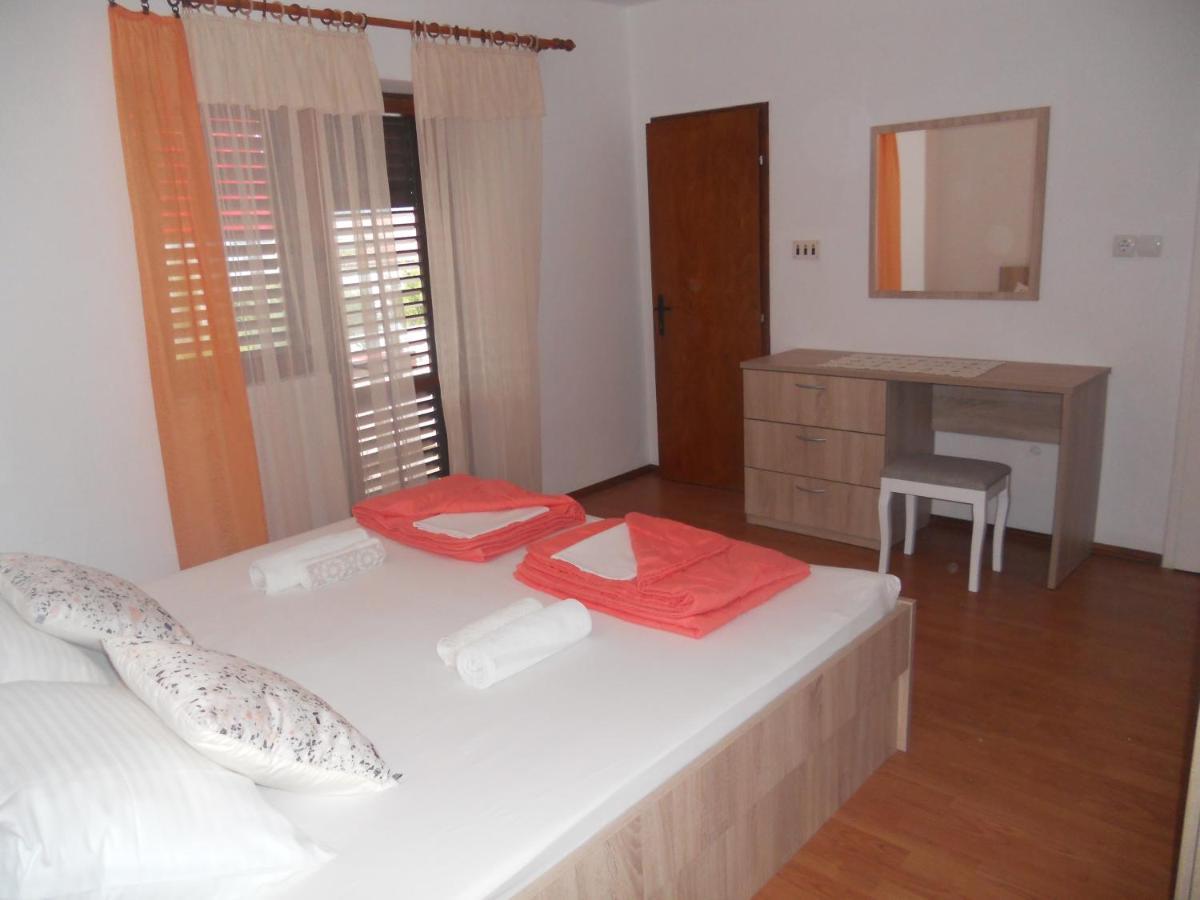 Apartment Supetarska Draga - Donja 5030A Eksteriør billede