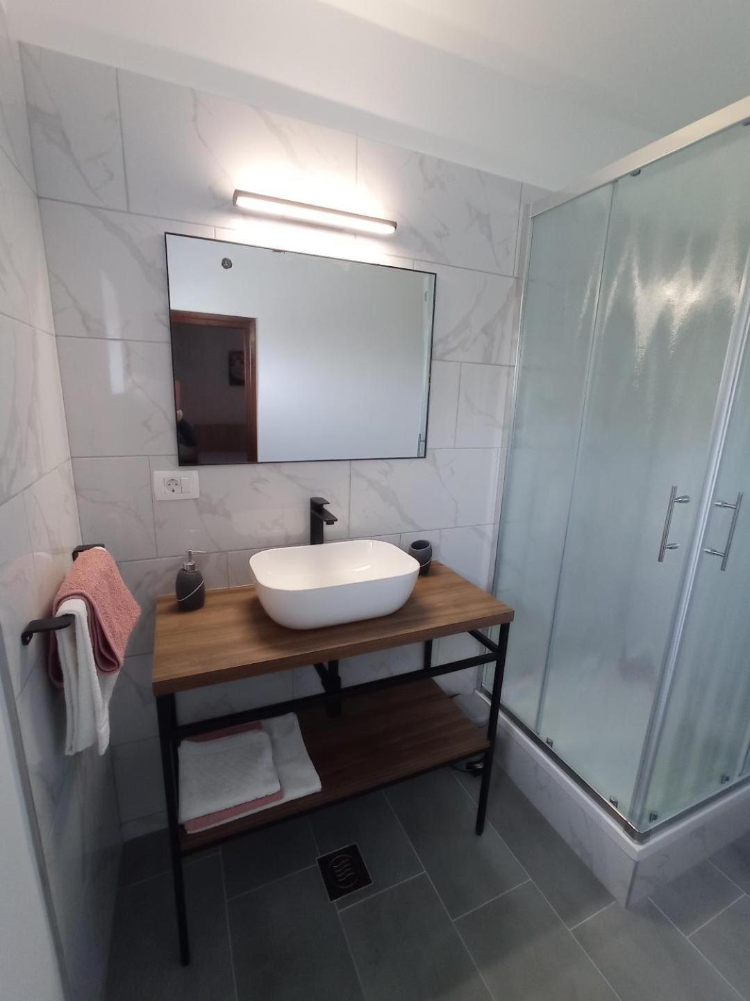 Apartment Supetarska Draga - Donja 5030A Eksteriør billede